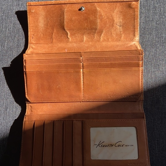 COPY - Kenneth Cole Walet - Picture 3 of 4